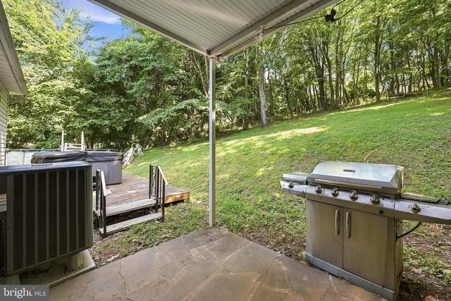 461 ROME BEAUTY DR, Linden, VA 22642