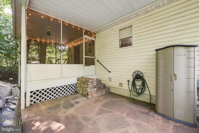 461 ROME BEAUTY DR, Linden, VA 22642