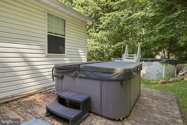 461 ROME BEAUTY DR, Linden, VA 22642