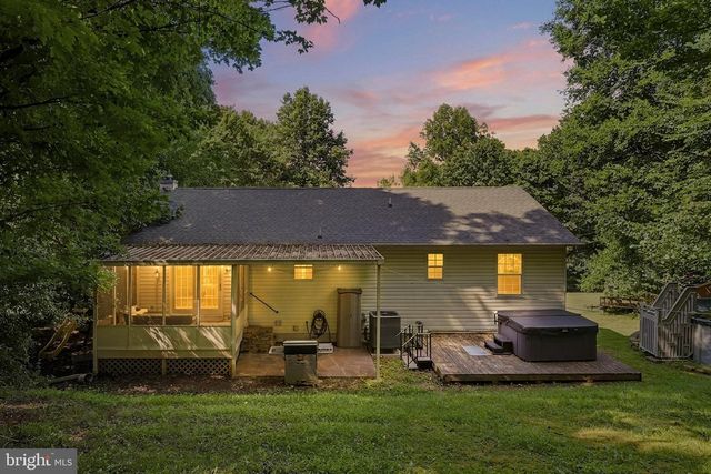 461 ROME BEAUTY DR, Linden, VA 22642