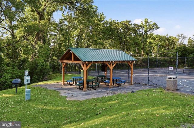461 ROME BEAUTY DR, Linden, VA 22642