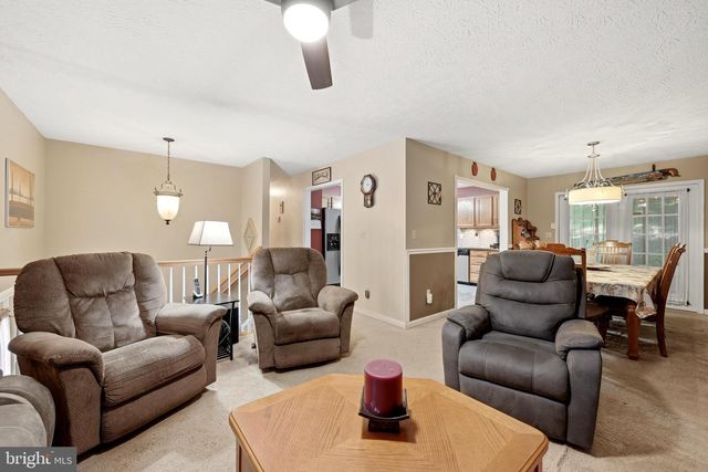 461 ROME BEAUTY DR, Linden, VA 22642