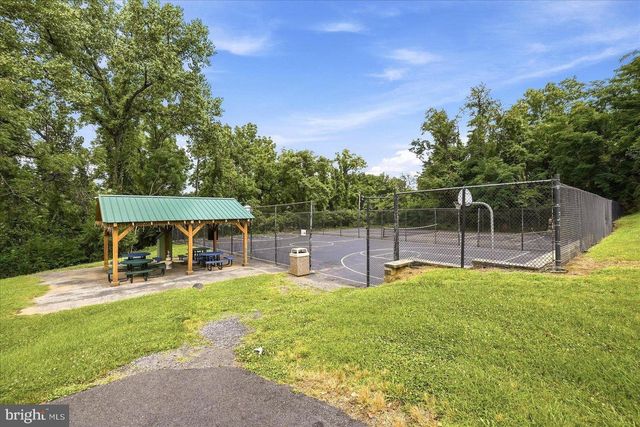 461 ROME BEAUTY DR, Linden, VA 22642