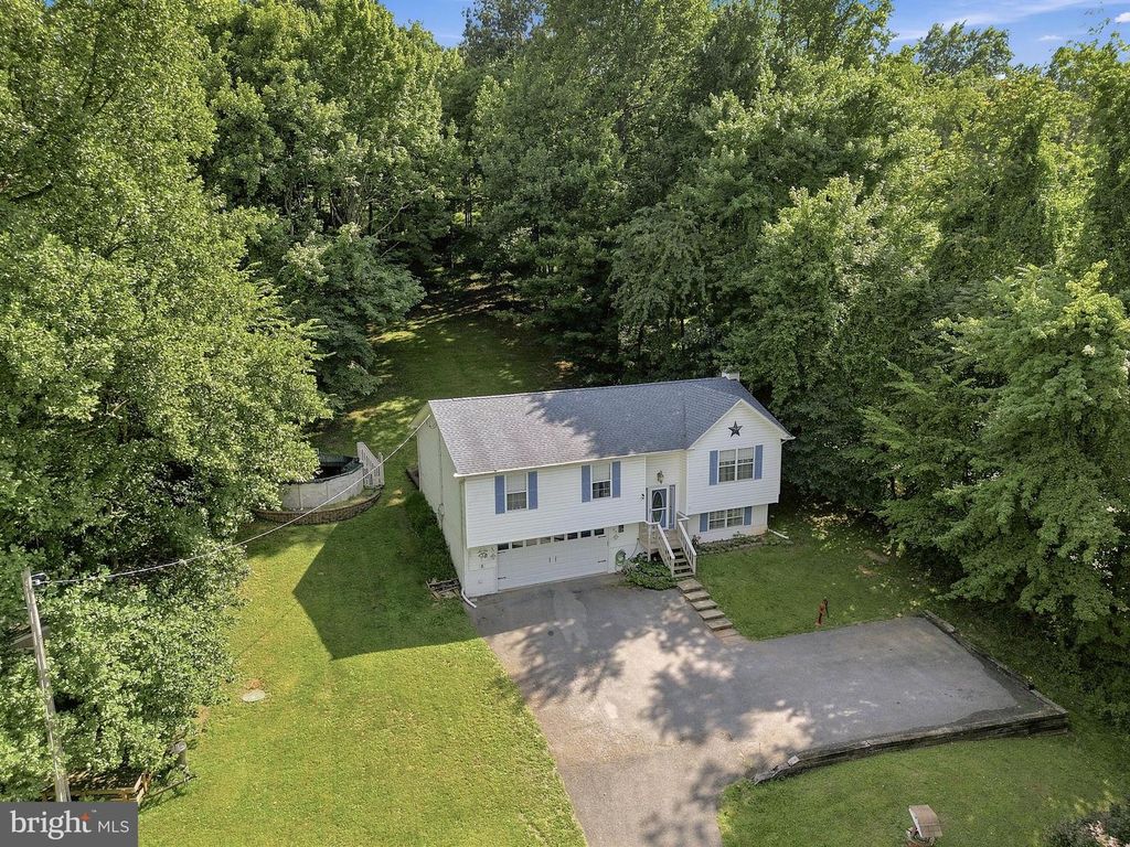 461 ROME BEAUTY DR, Linden, VA 22642