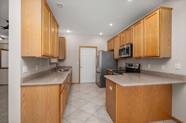 17862 38th Avenue N, Plymouth, MN 55446