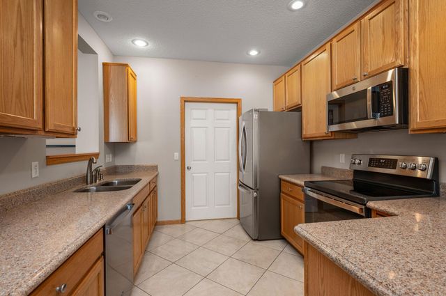 17862 38th Avenue N, Plymouth, MN 55446