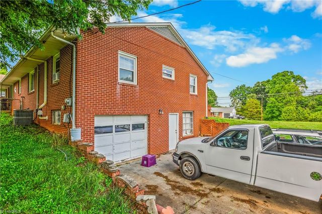 3836 Old Lexington Road, Winston-salem, NC 27107