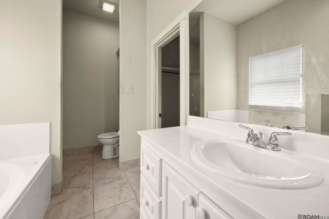 9431 Boone Dr, Baton Rouge, LA 70810