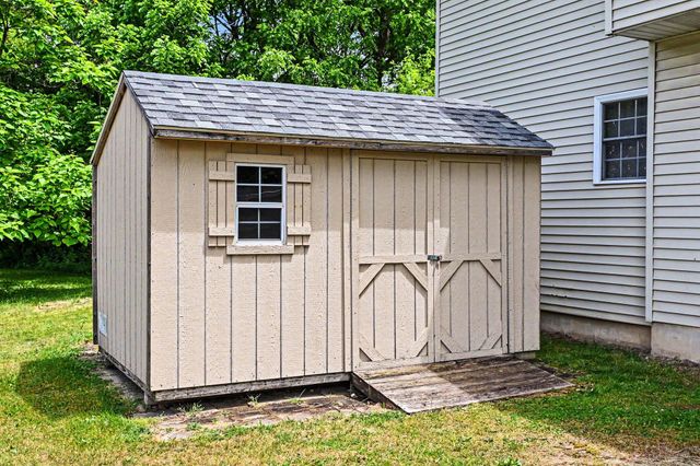 115 Mcclung Road, La Porte, IN 46350