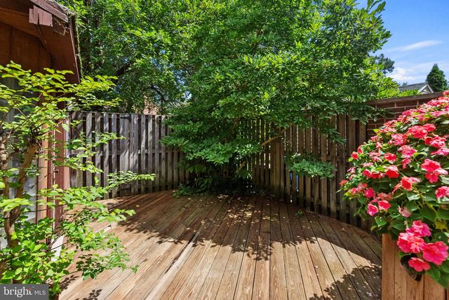 6323 BARRISTER PL, Alexandria, VA 22307