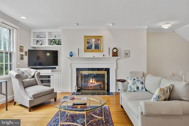 6323 BARRISTER PL, Alexandria, VA 22307