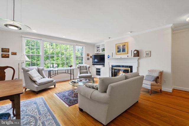 6323 BARRISTER PL, Alexandria, VA 22307