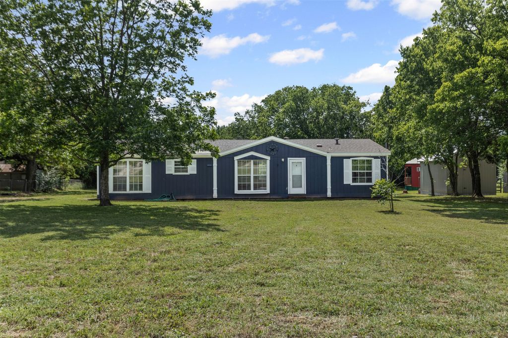 345 N Barron Road, Covington, TX 76636