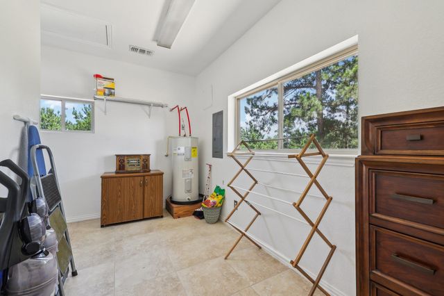 129 Country Air DR, Bastrop, TX 78602