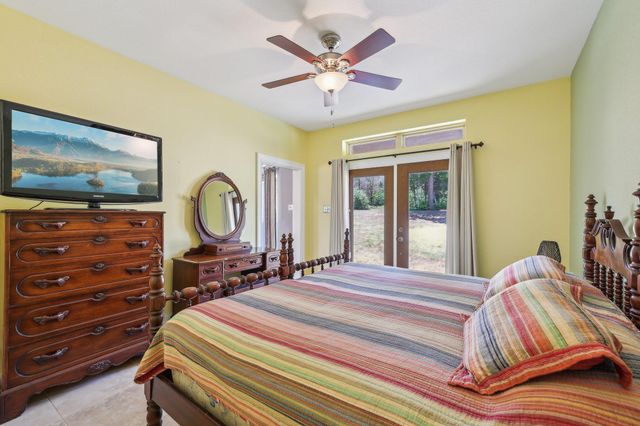 129 Country Air DR, Bastrop, TX 78602