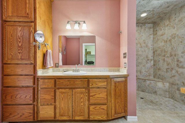 129 Country Air DR, Bastrop, TX 78602