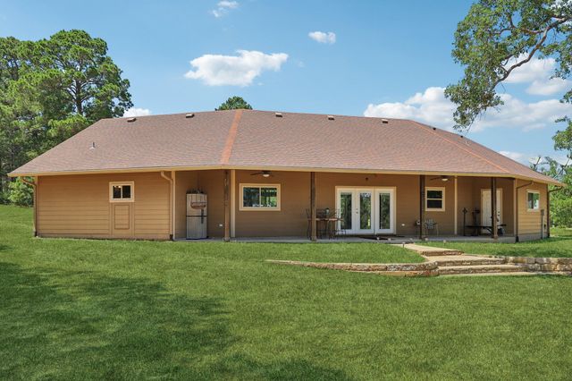 129 Country Air DR, Bastrop, TX 78602