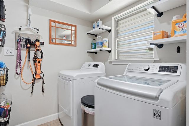 143 N Janin Cir, Portland, TX 78374