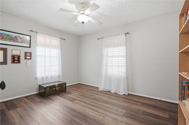 143 N Janin Cir, Portland, TX 78374