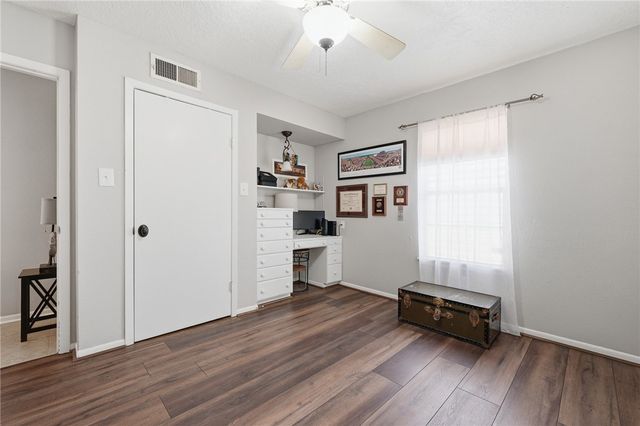 143 N Janin Cir, Portland, TX 78374