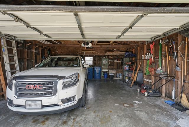 143 N Janin Cir, Portland, TX 78374