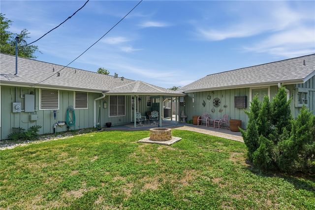143 N Janin Cir, Portland, TX 78374