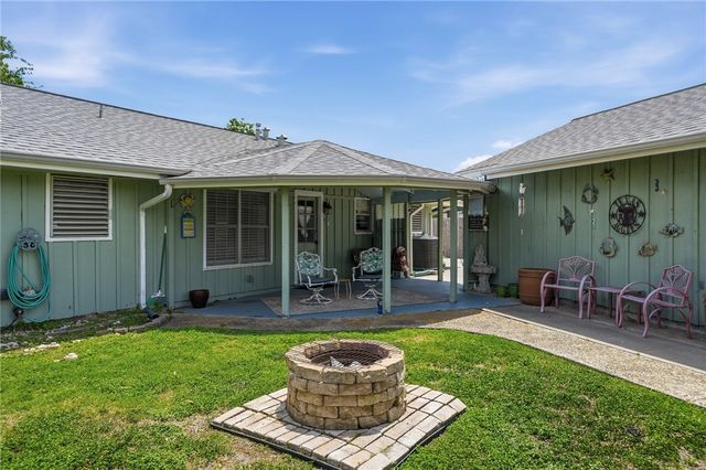 143 N Janin Cir, Portland, TX 78374