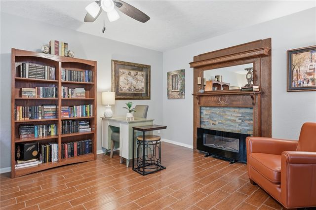 143 N Janin Cir, Portland, TX 78374