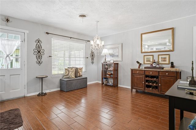 143 N Janin Cir, Portland, TX 78374