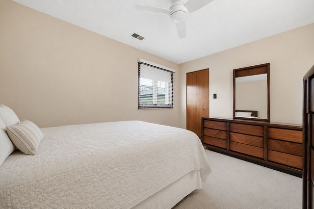 10521 S Roberts Road 3A, Palos Hills, IL 60465