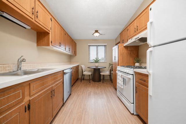 10521 S Roberts Road 3A, Palos Hills, IL 60465