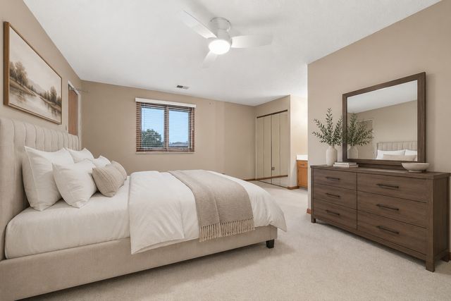 10521 S Roberts Road 3A, Palos Hills, IL 60465