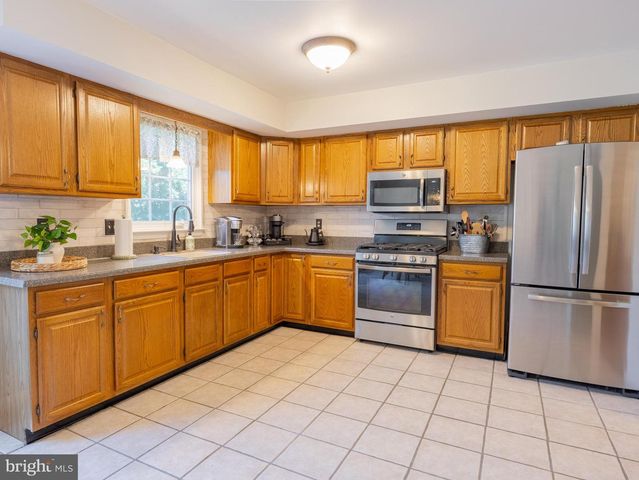 118 ABBEY LN, Telford, PA 18969