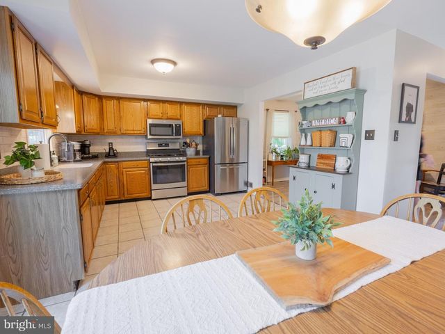 118 ABBEY LN, Telford, PA 18969