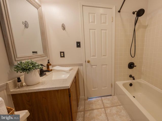 118 ABBEY LN, Telford, PA 18969