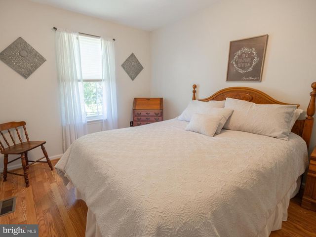 118 ABBEY LN, Telford, PA 18969