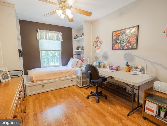 118 ABBEY LN, Telford, PA 18969
