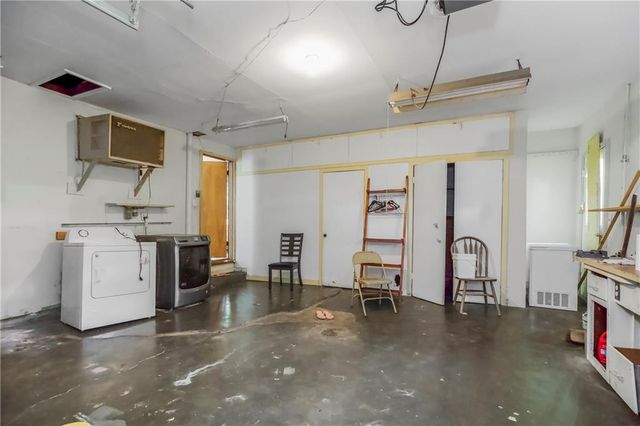 6216 YECKER Avenue, Kansas City, KS 66104