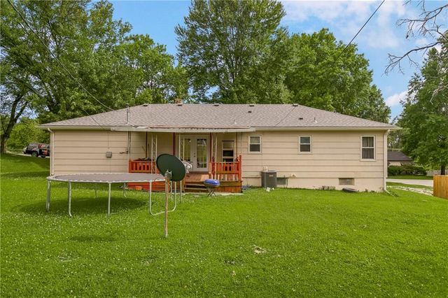 6216 YECKER Avenue, Kansas City, KS 66104