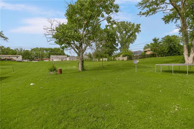 6216 YECKER Avenue, Kansas City, KS 66104