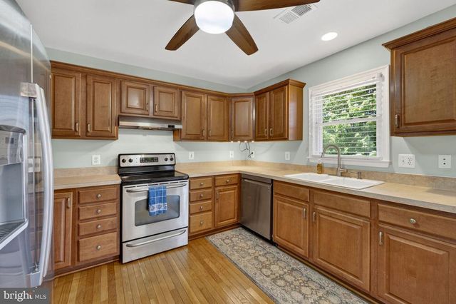7074 GRAYS MILL RD, Warrenton, VA 20187