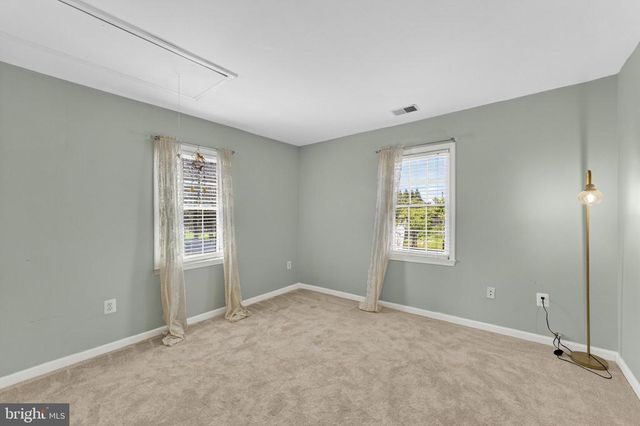 7074 GRAYS MILL RD, Warrenton, VA 20187