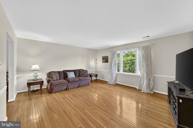 7074 GRAYS MILL RD, Warrenton, VA 20187
