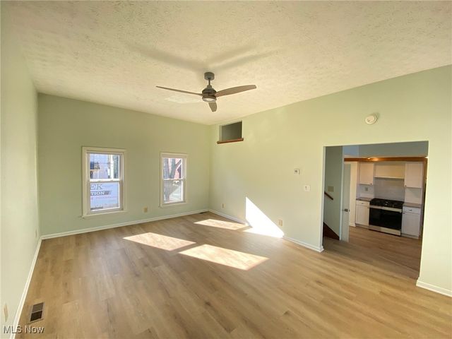 4210 Clinton Avenue, Cleveland, OH 44113