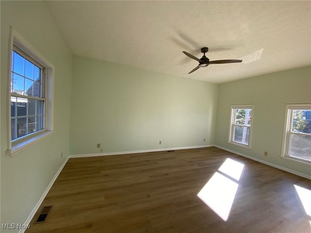 4210 Clinton Avenue, Cleveland, OH 44113