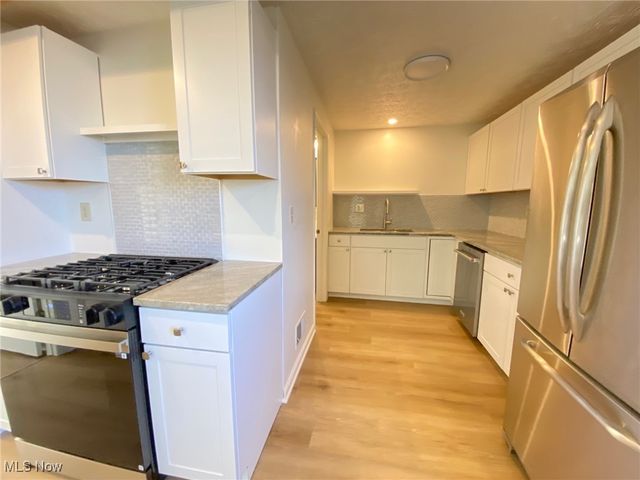 4210 Clinton Avenue, Cleveland, OH 44113