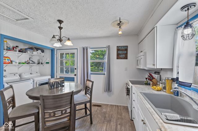 114 Hadley Street, Mooresville, IN 46158