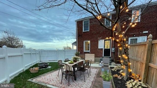 5812 N KINGS HWY, Alexandria, VA 22303