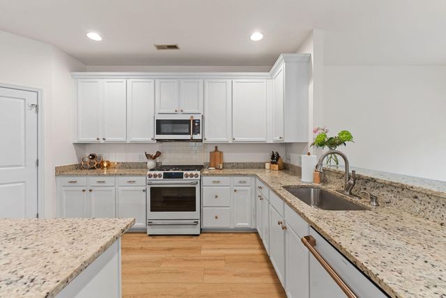 459 Sanders Farm Lane, Wando, SC 29492