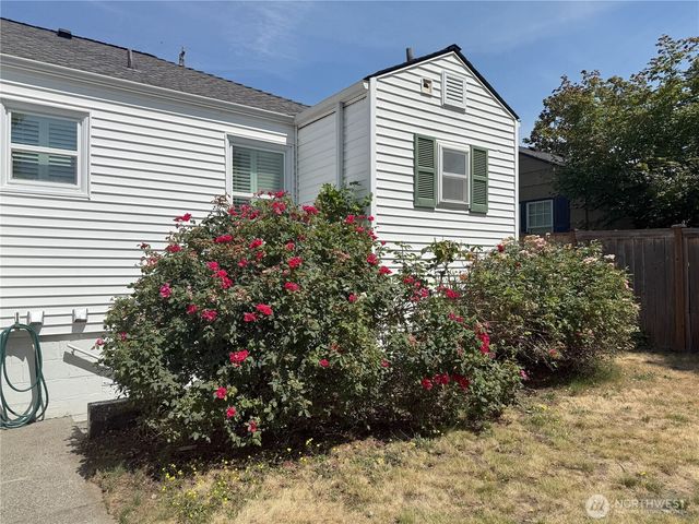 4329 NE 56th Street, Seattle, WA 98105